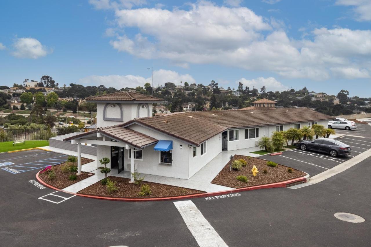 Days Inn By Wyndham Arroyo Grande Pismo Beach Bagian luar foto