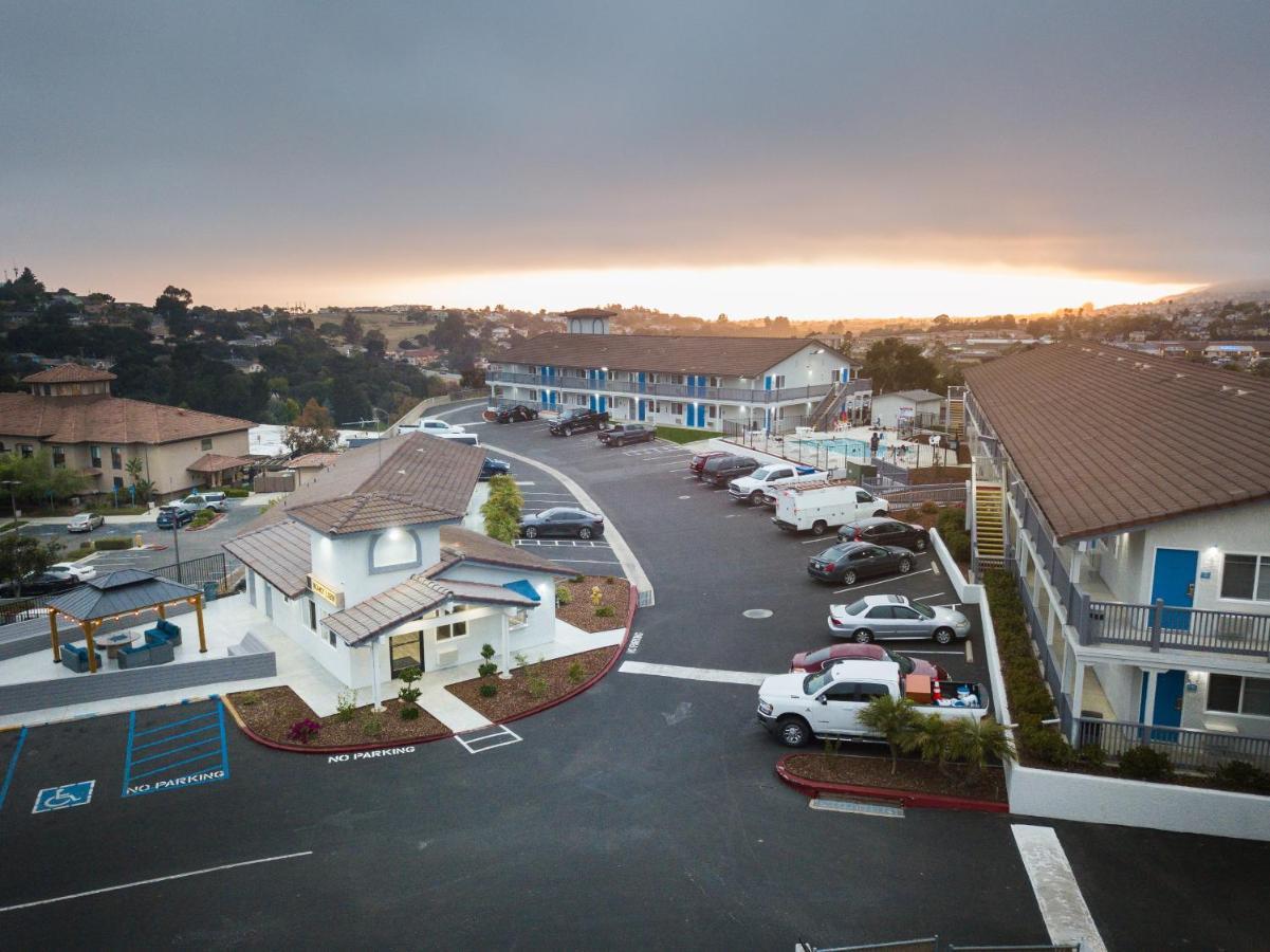 Days Inn By Wyndham Arroyo Grande Pismo Beach Bagian luar foto