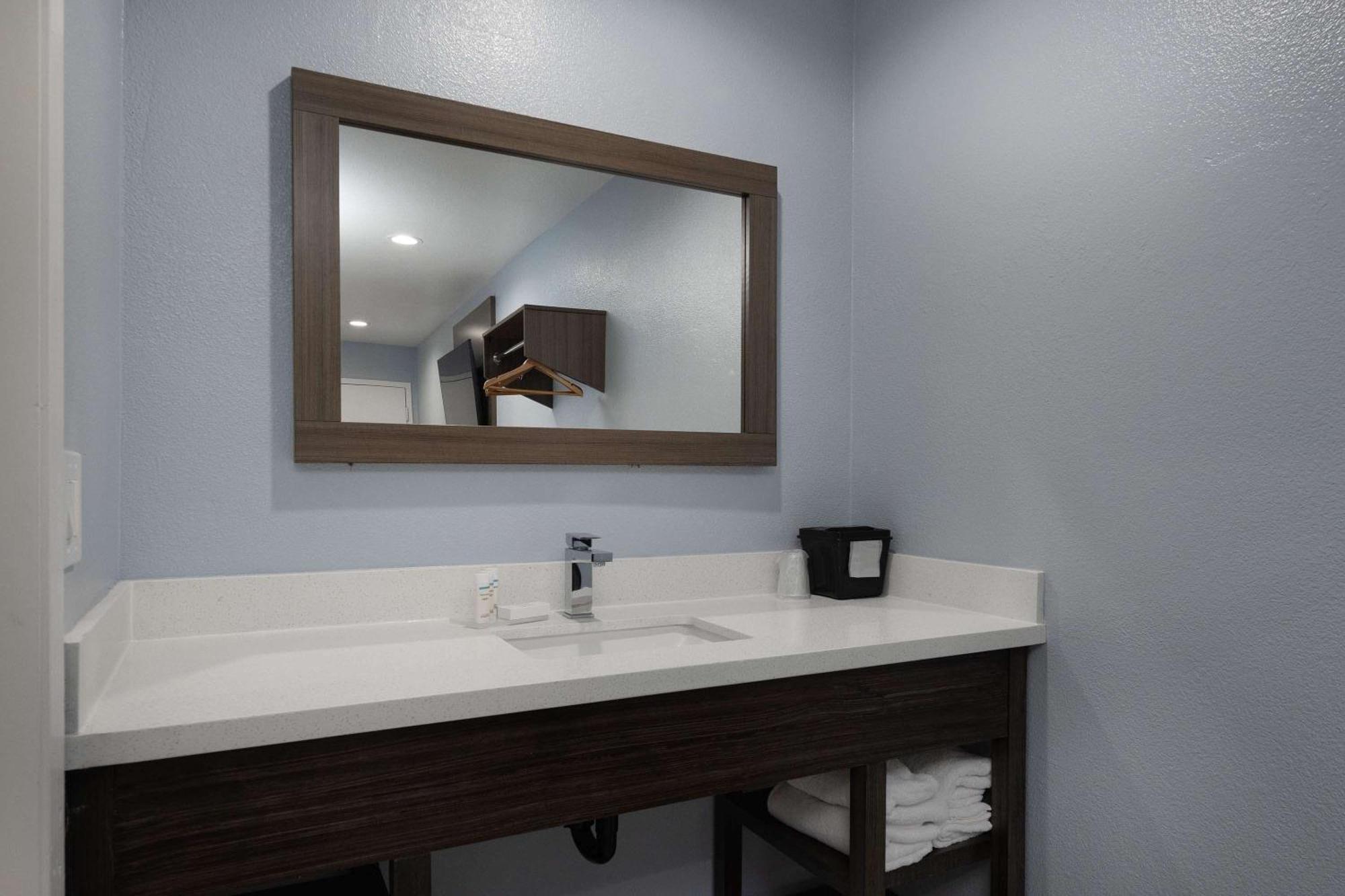 Days Inn By Wyndham Arroyo Grande Pismo Beach Bagian luar foto